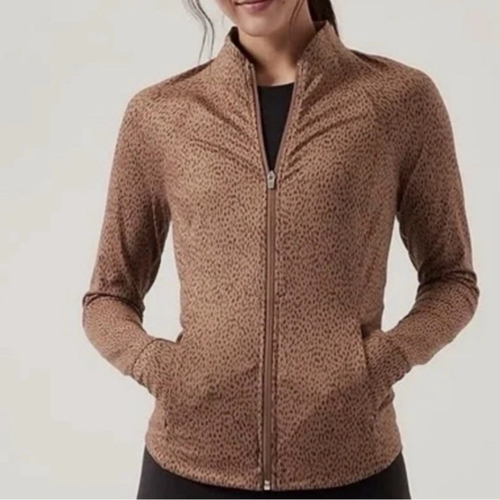 Athleta Tan Leopard Animal Print Salutation Jacket Medium M NWOT Womens 💫